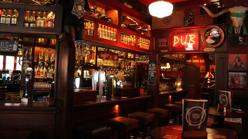 Кръчмите в Ирландия отварят, няма да предлагат храна на клиентите си