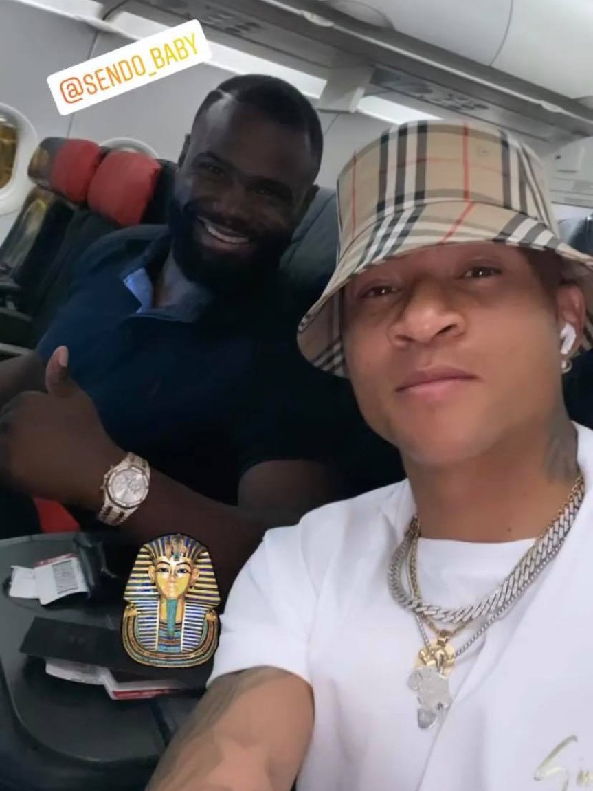 Нож в гърба на 