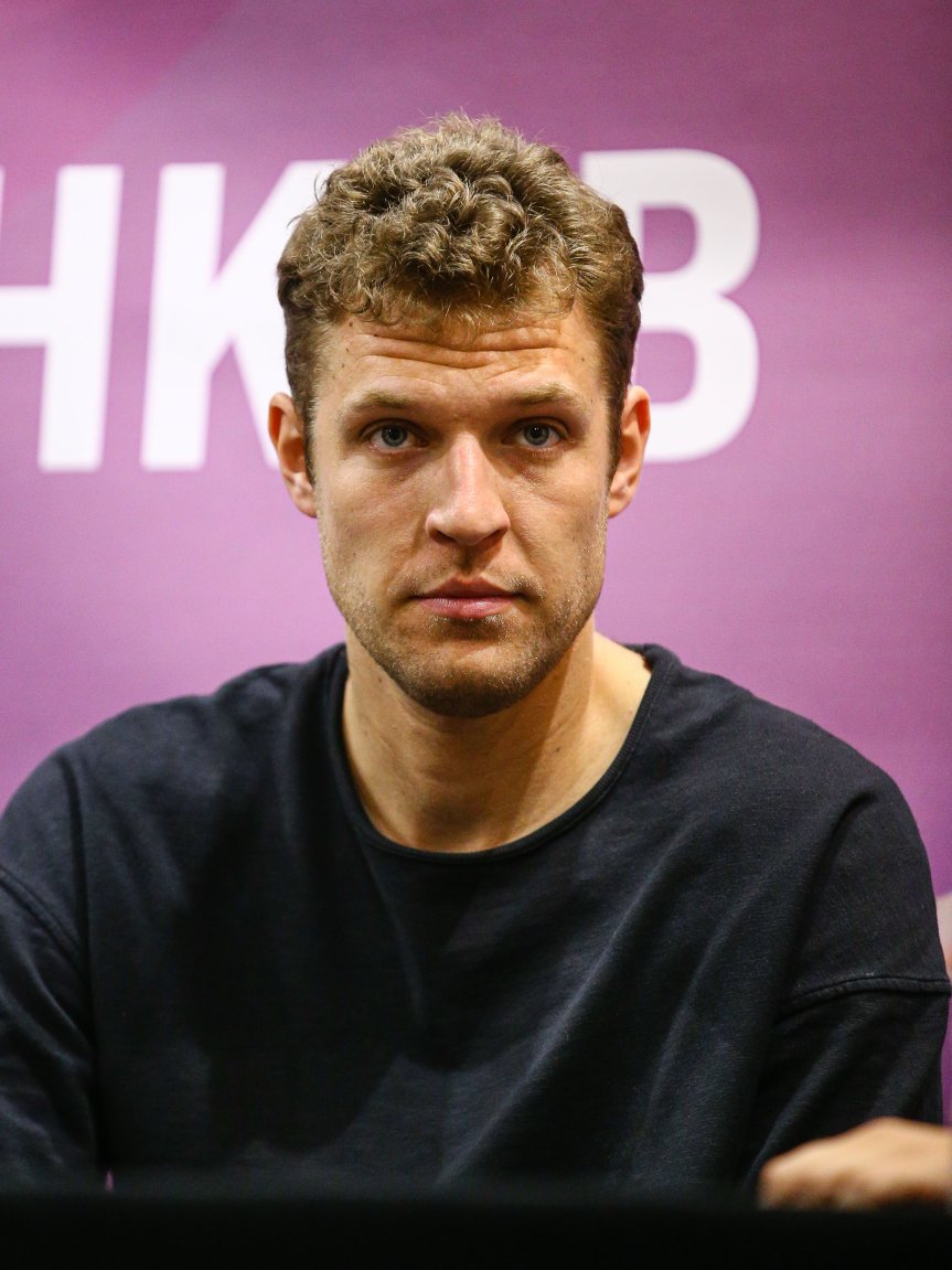 Слаб мач за Везенков при нова загуба на 