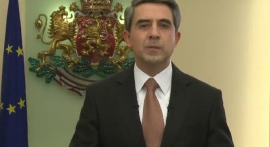 16 човека от властта стават посланици