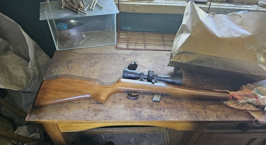 Задържаха трима за кражба за 40 000 евро в Благоевград, откриха оръжия и взривни вещества