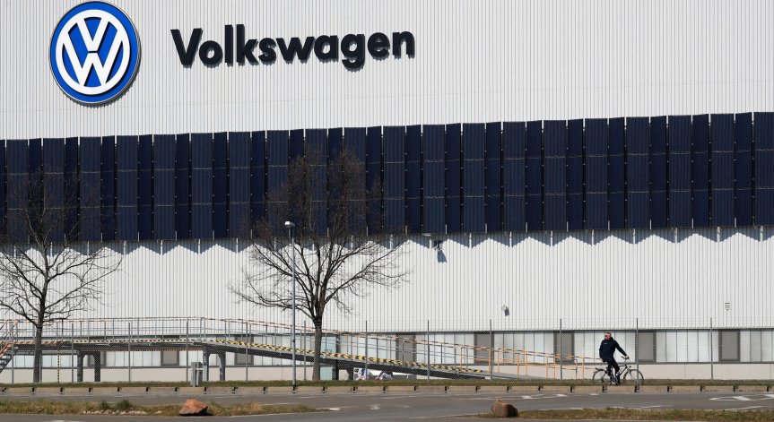 Volkswagen връща на 200 000 клиенти 650 млн. евро заради 
