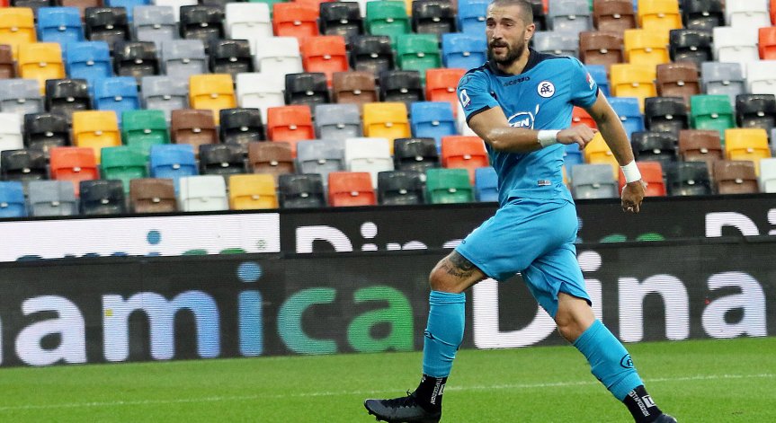 Гълъбинов герой: С два гола донесе първа победа на 