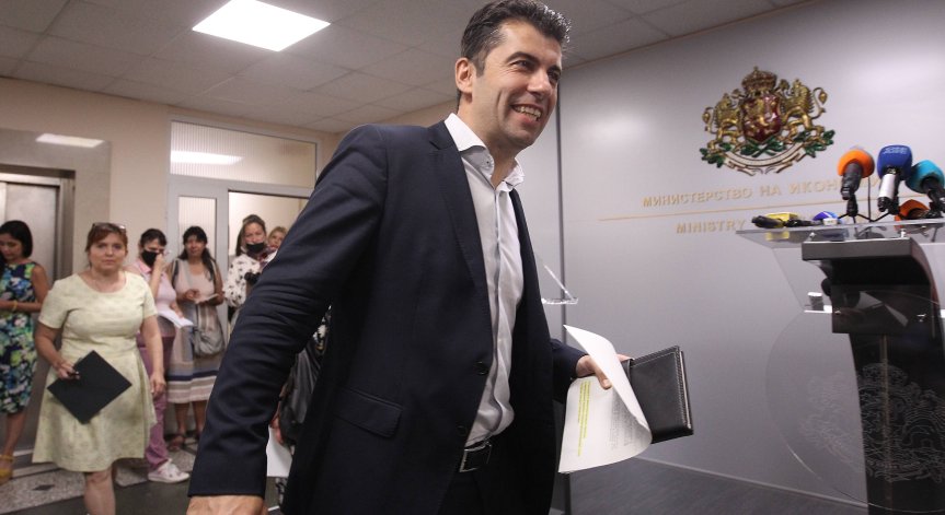 Кирил Петков назначи двама нови заместник-министри