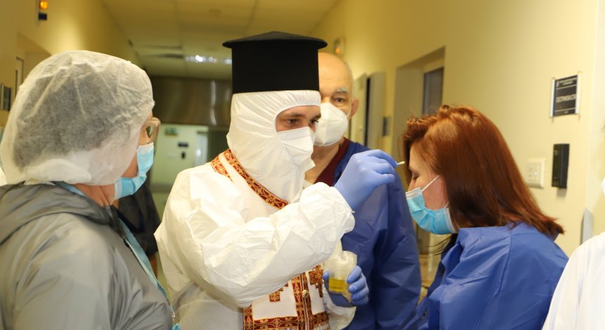 МЗ се разбра с религиите: Църквите ще информират за ползите от ваксините