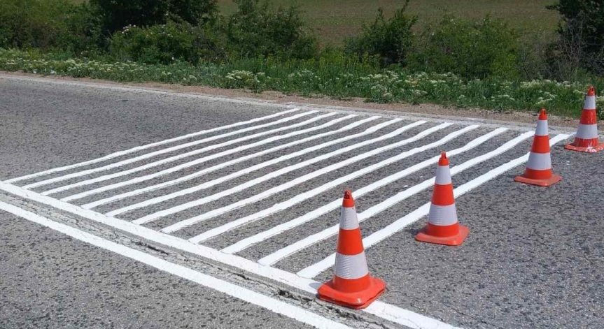 Целта е с новата хоризонтална маркировка да се привлича вниманието на шофьорите.