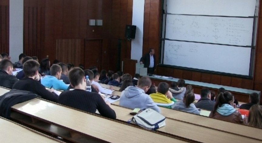Български ученици – отличници на олимпиада по математика в Румъния