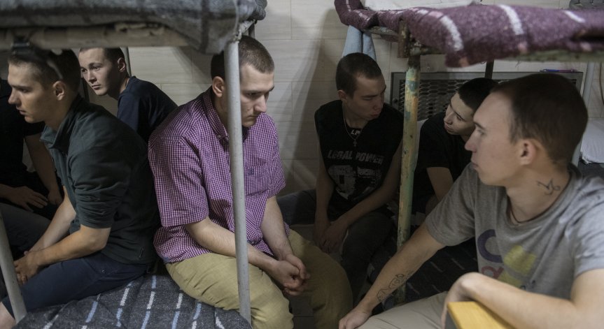 230 души се прибраха по домовете си.