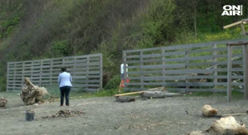 Строи ли се незаконно върху дюните около къмпинг 