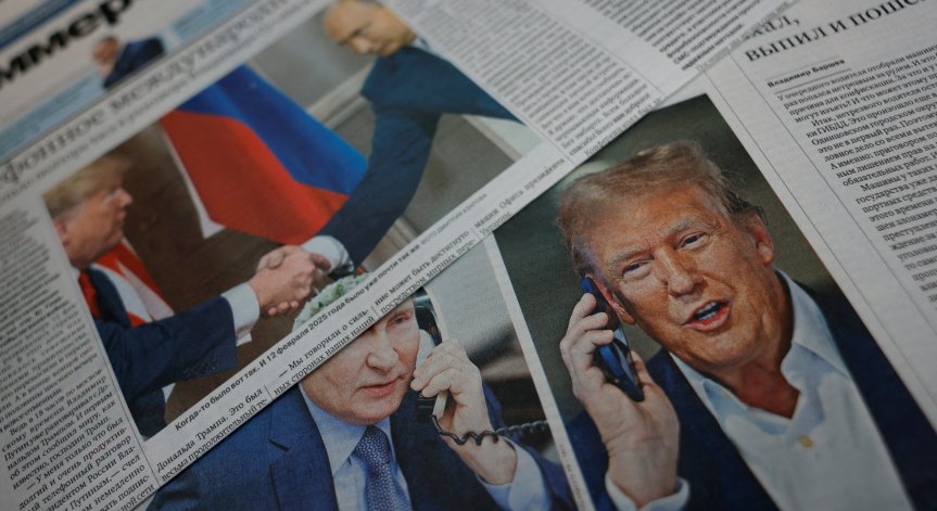 Диалогът между двете сили включва и темата за мира в Украйна.