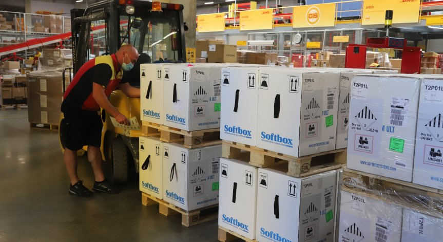 Пристигнаха още 273 780 дози от ваксината на Pfizer у нас