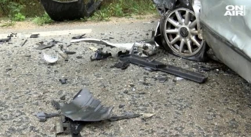 Тежка катастрофа: Мъж загина, жена е ранена, а дете е с опасност за живота
