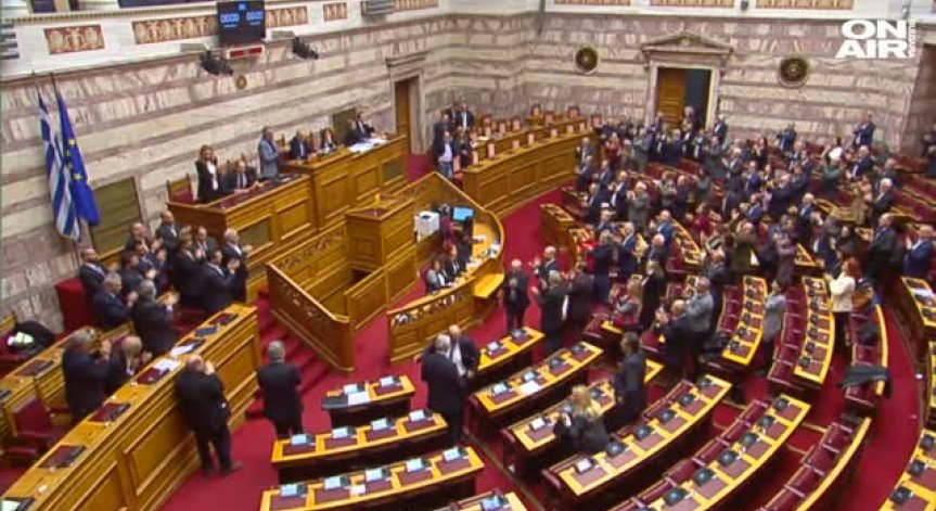 Гръцкият парламент дебатира ратификацията на Песпанското споразумение