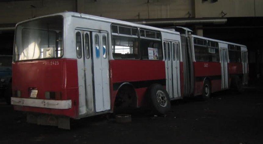 Столична община пенсионира старите автобуси