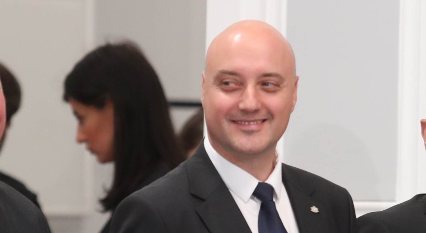 Министър Славов пита спешно Венецианската комисия за промените в Конституцията
