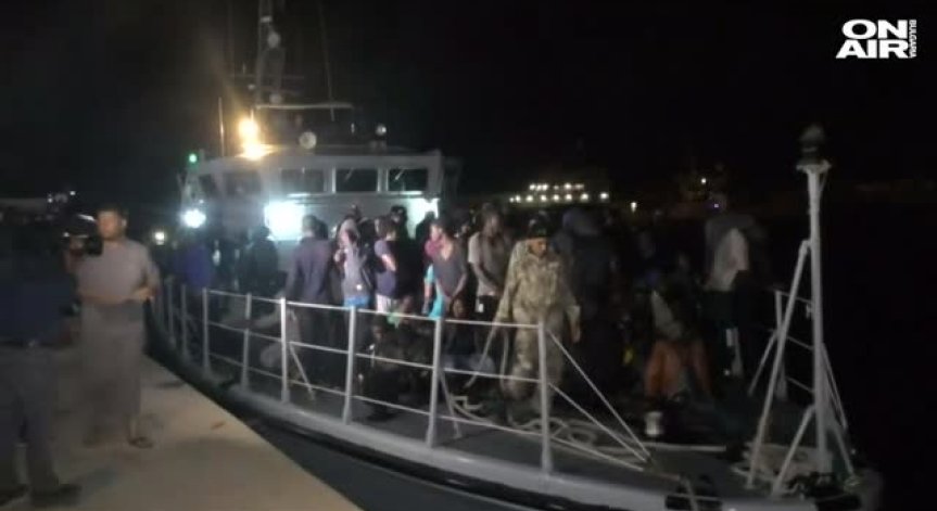 500 бедстващи мигранти спасени край Либия