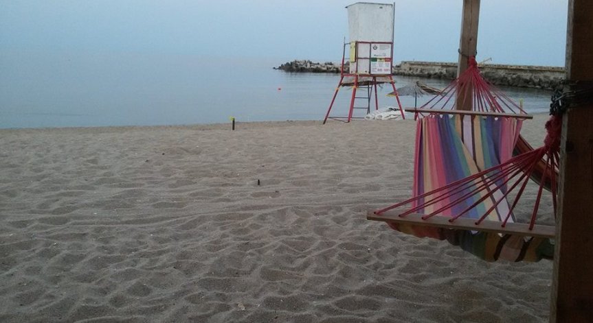 4500 фаса събраха за час доброволци на Централния плаж във Варна