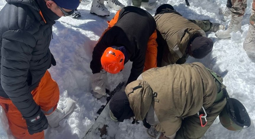Осем работници са загинали.