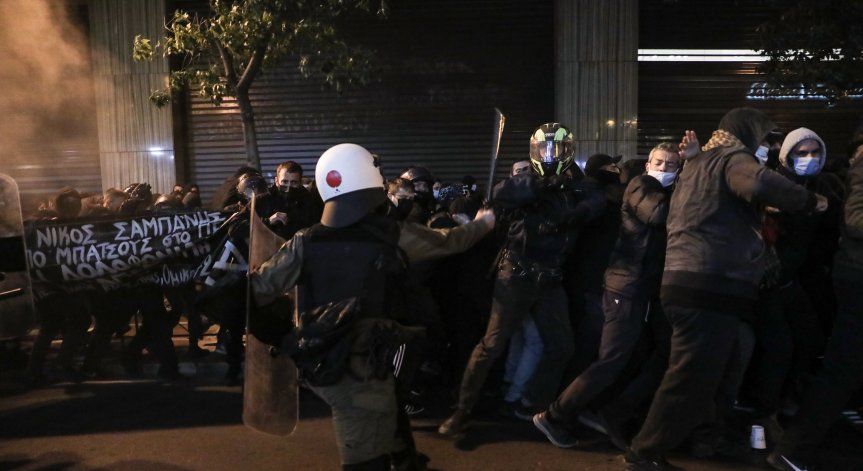 Сблъсъци и напрежение в Атина след убийството на ром от полицаи