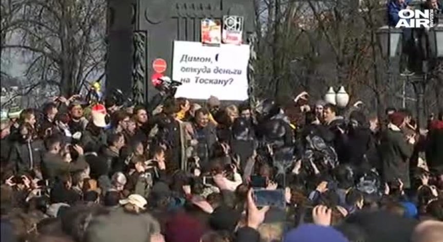 Осъдиха 13 сътрудници на руския опозиционер Алексей Навални 