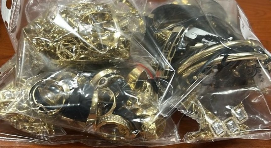 Спряха пет пакета с общо 532 грама контрабандни златни накити.