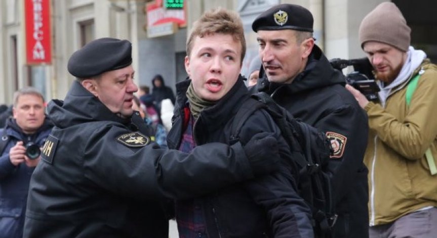 Беларуски опозиционер беше арестуван, самолетът му кацна принудително в Минск