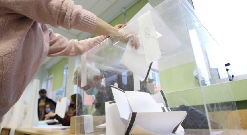 Петима кандидат-депутати са купували гласове