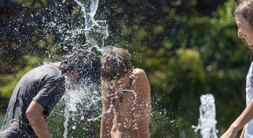 Горещото време у нас продължава.