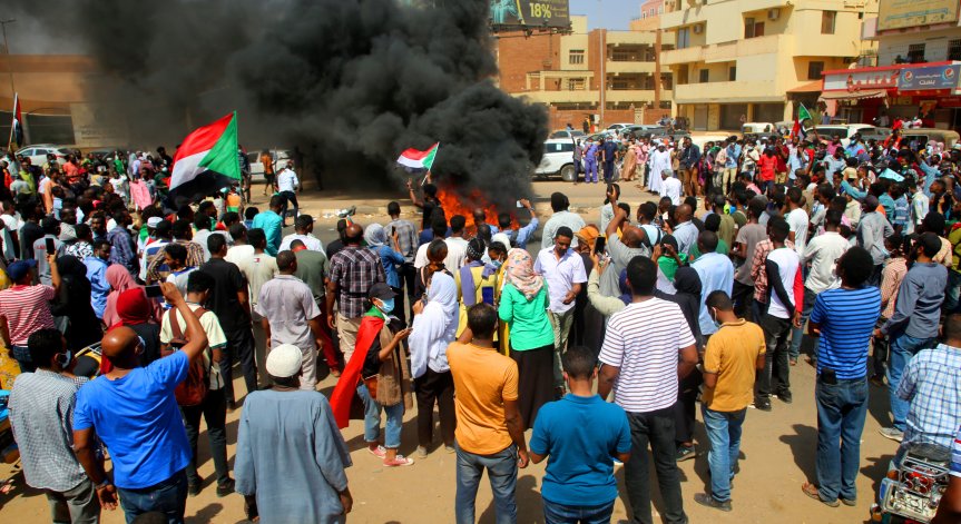 Задържани са министри и правителствени служители в Судан