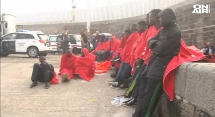 За 24 часа: 600 бежанци спасени от испанската брегова охрана