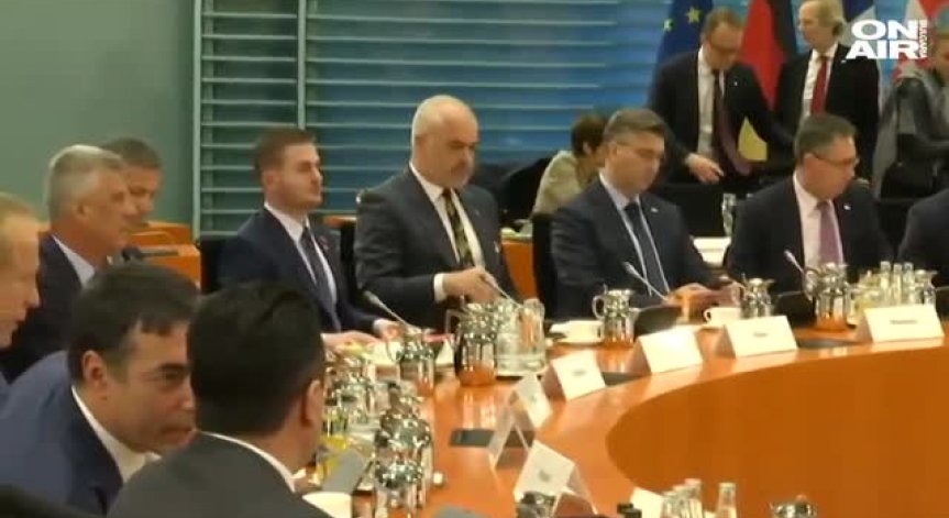 Сърбия и Косово възобновяват преговорите помежду си