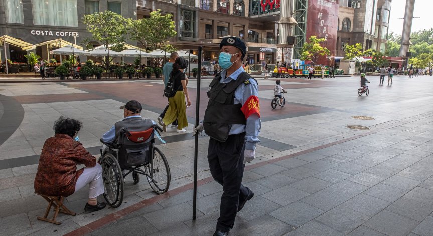 Различни симптоми и по-дълъг инкубационен период при новозаразени в Китай