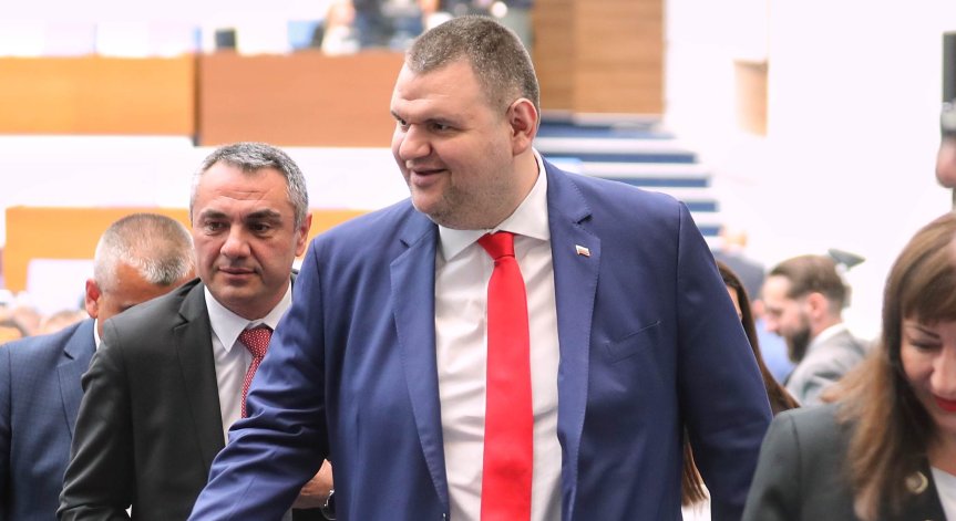Пеевски свиква Извънредна национална конференция на ДПС.