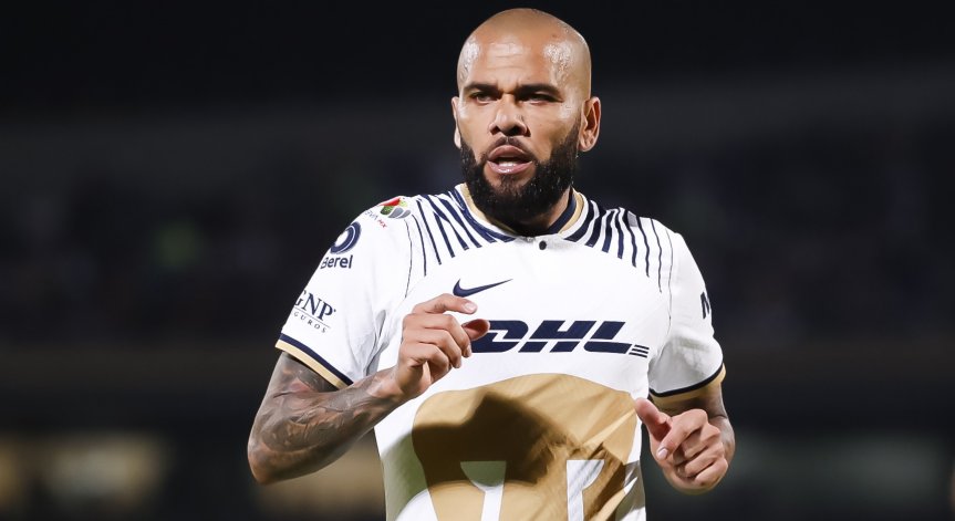 Други затворници тормозят Даниел Алвеш зад решетките