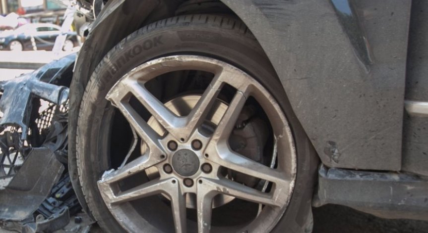 Загинал, 8 ранени и жена в критично състояние, след като кола се вряза на рали край Варна