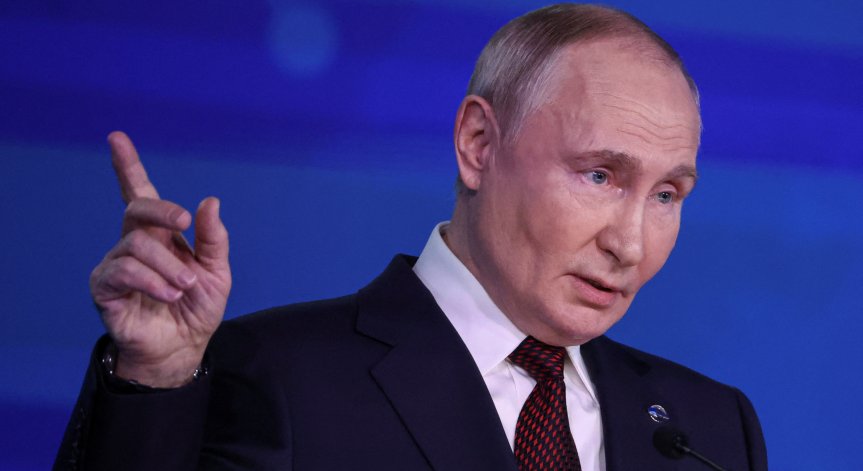 Следва ли Путин тактиката на Сталин?