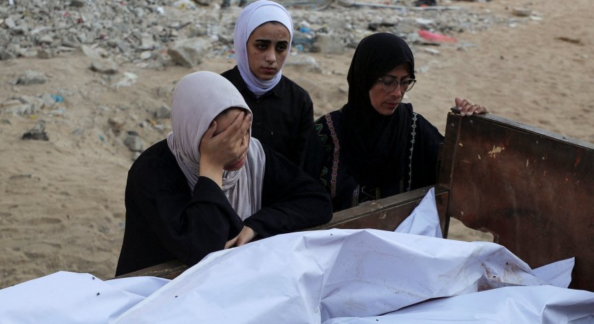 Събитията се развиват на фона на влошаваща се хуманитарна криза в Газа.