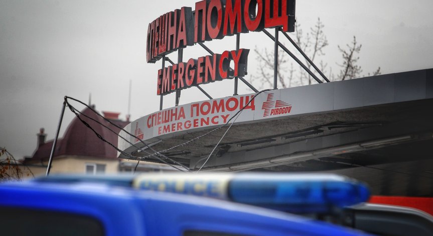 Жената, затисната в автомобил от топола в София, е изписана от 