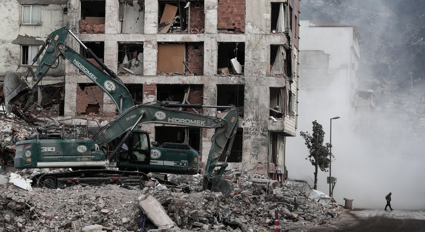 Комисия ще разследва земетресенията в Турция