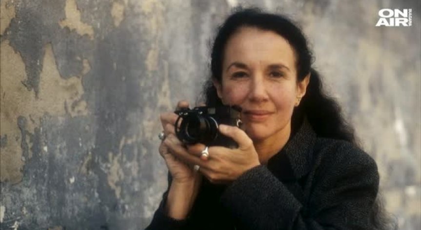 Пъстрият живот в черно-бялата фотография на Мери Елън Марк