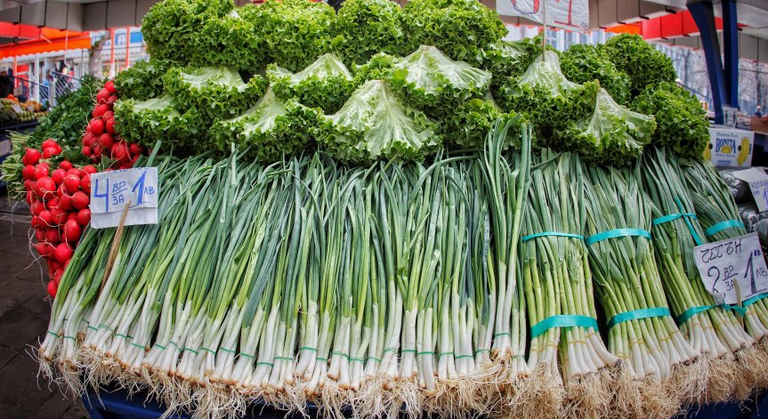 Данъчните започват денонощни проверки в борсите за плодове и зеленчуци