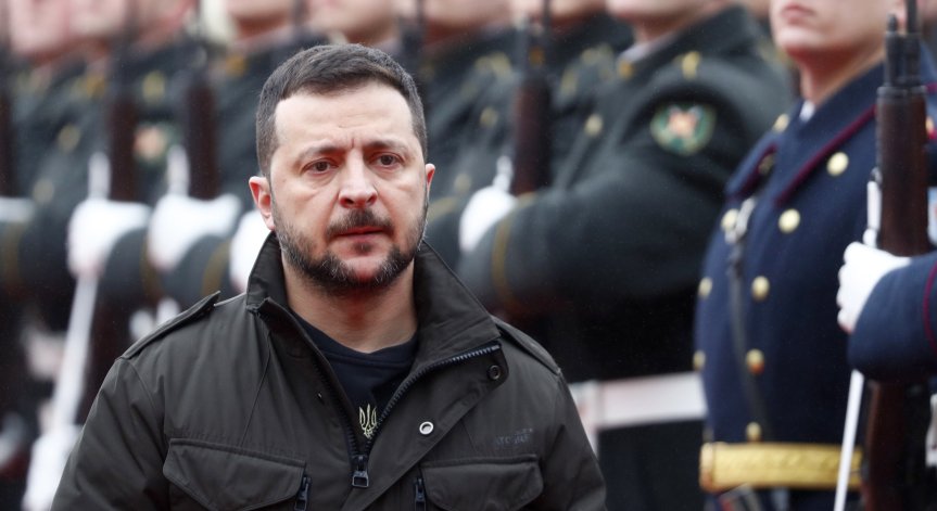 Зеленски: Украинските сили ще трябва да се изтеглят без американска подкрепа