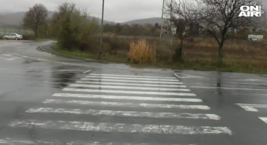 Джип блъсна и уби 16-годишно момче на пешеходна пътека