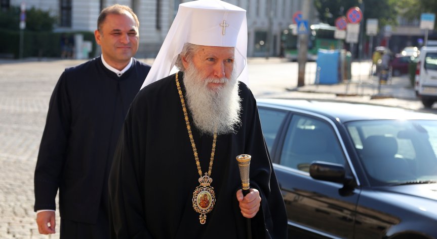 Патриарх Неофит: Младите по площадите да бъдат разумни