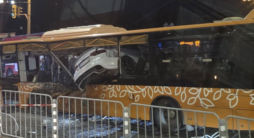Все още не могат да погребат убития в катастрофата в автобус сирийски лекар