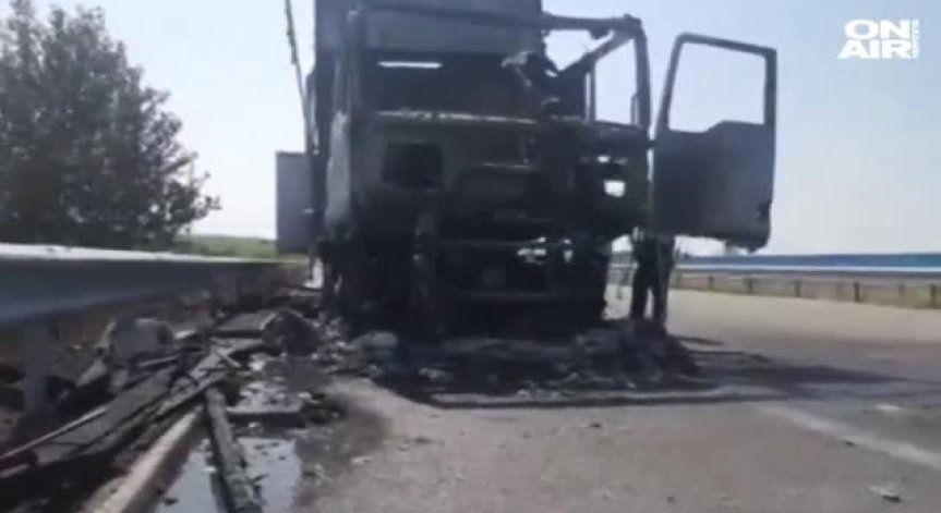 Товарен автомобил изгоря при пожар на АМ 