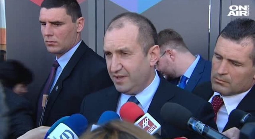 Последни консултации между президента и партиите в парламента