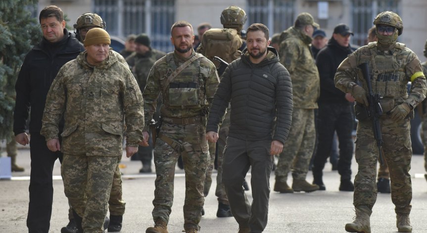 Зеленски след обстрела по Киев: Ще преминем през всичко това, несломими сме