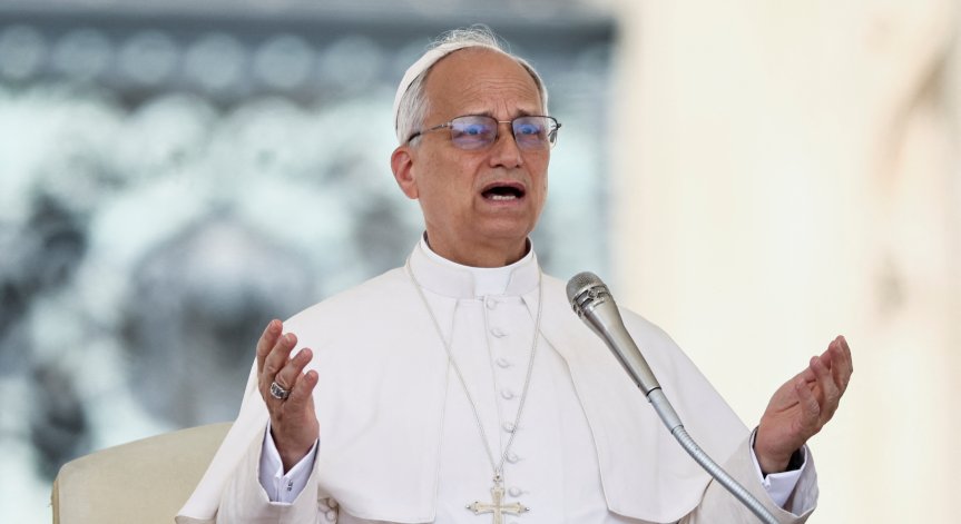 ИИ поставя и по-дълбоки въпроси относно правилното използване, каза папата.