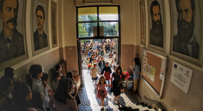 Отпускат 1,9 млрд. лв. за модернизация и дигитализация на образованието